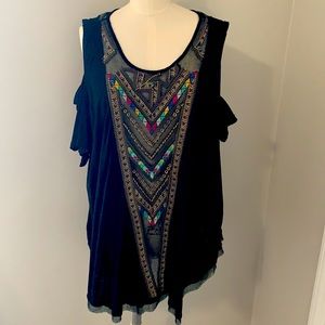 FREE PEOPLE COLD SHOULDER TOP WITH EMBROIDERY LARG